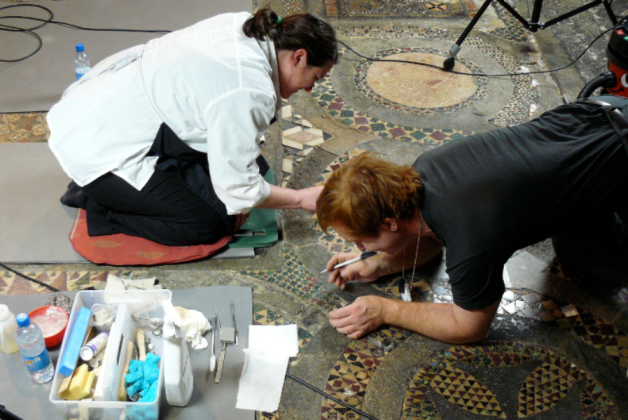 Westminster Abbey offers shoes-off tour of Coronation site