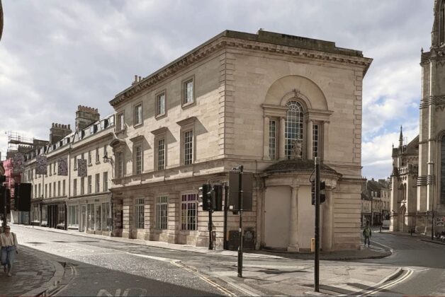 Fashion museum and university partner on 80,000-object digitisation