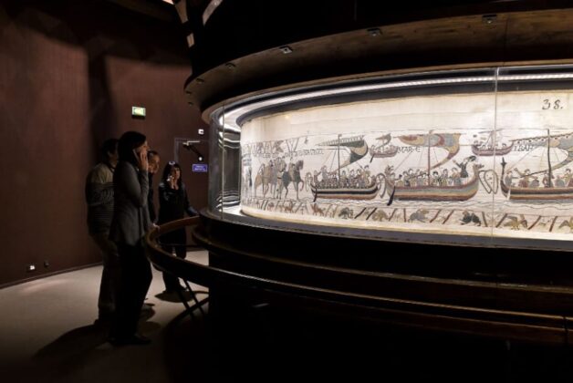 Almost 60,000 sign petition to stop Bayeux Tapestry loan to British Museum